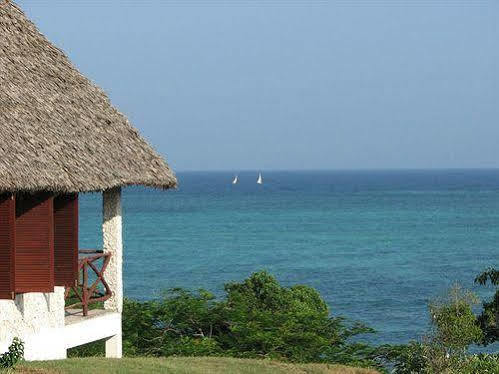 Tijara Beach Hotel Mombasa Eksteriør billede